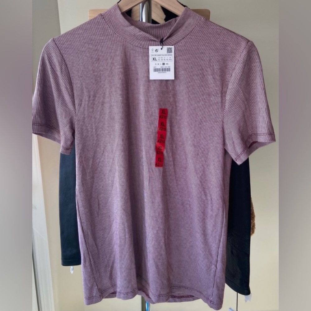 XL Zara mock neck shirt / flowy / striped / maroon